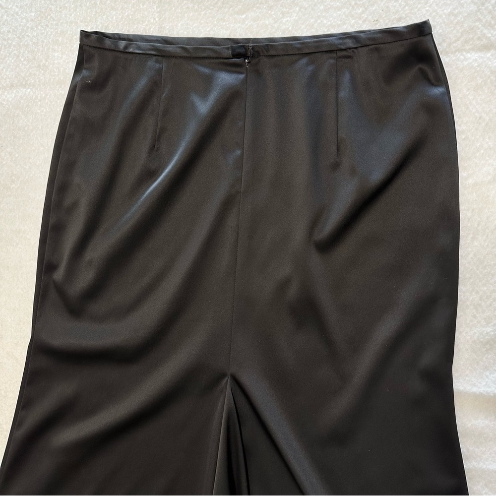 JS Collections Black Satin Maxi Skirt - Picture 6 of 11